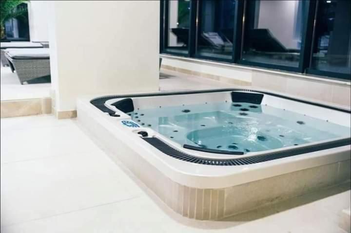 Năvodari Alezzi Resort Luxury Apartament Prima Linie La Mare מראה חיצוני תמונה